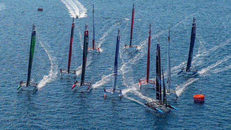 Les équipes de SailGP lors de l’étape de Saint-Tropez. Ces bateaux naviguent en flotte à des vitesses proches des 100km/h et offrent un spectacle époustouflant.
