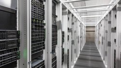 La Commission européenne a ouvert deux enquêtes qui visent à établir si Amazon Web Services et Microsoft Azure, numéros un et deux du secteur, doivent être soumises aux obligations du règlement européen sur les marchés numériques (DMA) (archives).