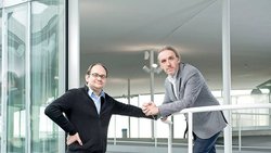 Marc Gruber (à g.) et Pierre Vandergheynst incarnent ce que l'EFPL peut offrir de mieux aux PME.