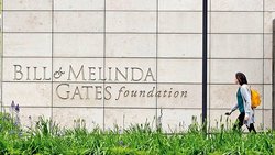 Les jeunes entrepreneurs ayant fait fortune suivent l’exemple de leurs glorieux aînés, tel Bill Gates.