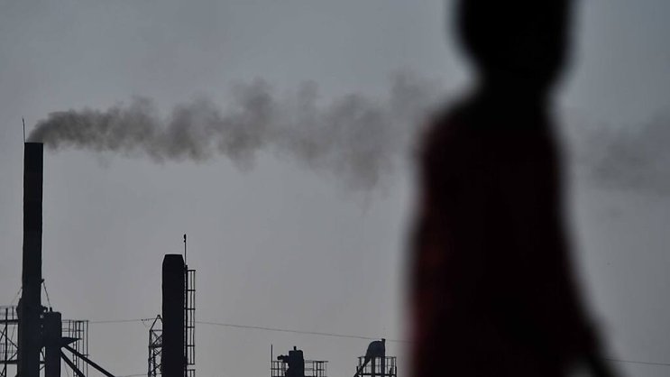 L'ONG Corporate Accountability affirme que des grands noms comme Disney, Volkswagen ou encore Air France font partie des firmes qui investissent fortement dans des crédits carbone probablement sans valeur. (archives)