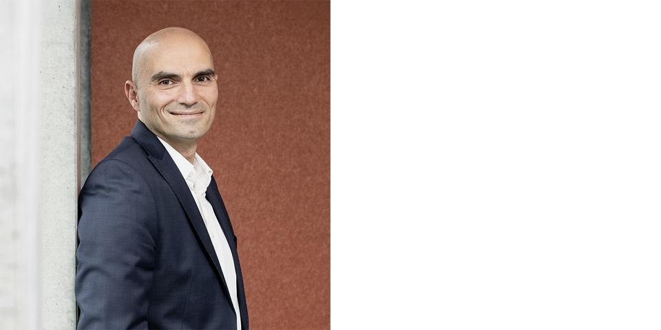 Mohamad Ali Mahfouz aide les clients à utiliser correctement les nouvelles technologies.