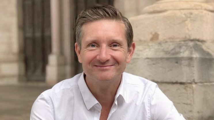 Rory Unsworth, avocat et ancien directeur chez Swiss Re, lance la plateforme Simplifire.
