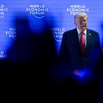 Le public est présent en nombre pour suivre le discours du président américain Donald Trump au WEF mercredi à Davos.