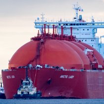 À partir du 25 avril 2026, les négociants suisses en matières premières n'auront plus le droit d'acheter et d'importer du gaz naturel liquéfié russe. La Suisse se rallie ainsi aux sanctions de l'UE. (Image symbolique)